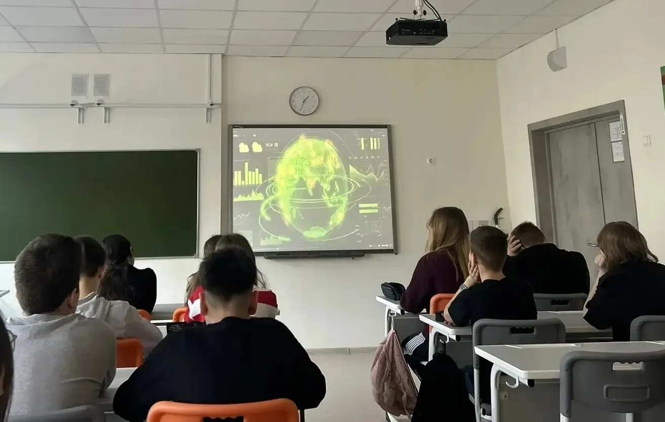 ☝️РАЗГОВОРЫ О ВАЖНОМ ☝️  Традиционно наша неделя началась с церемонии поднятия Государственного флаг