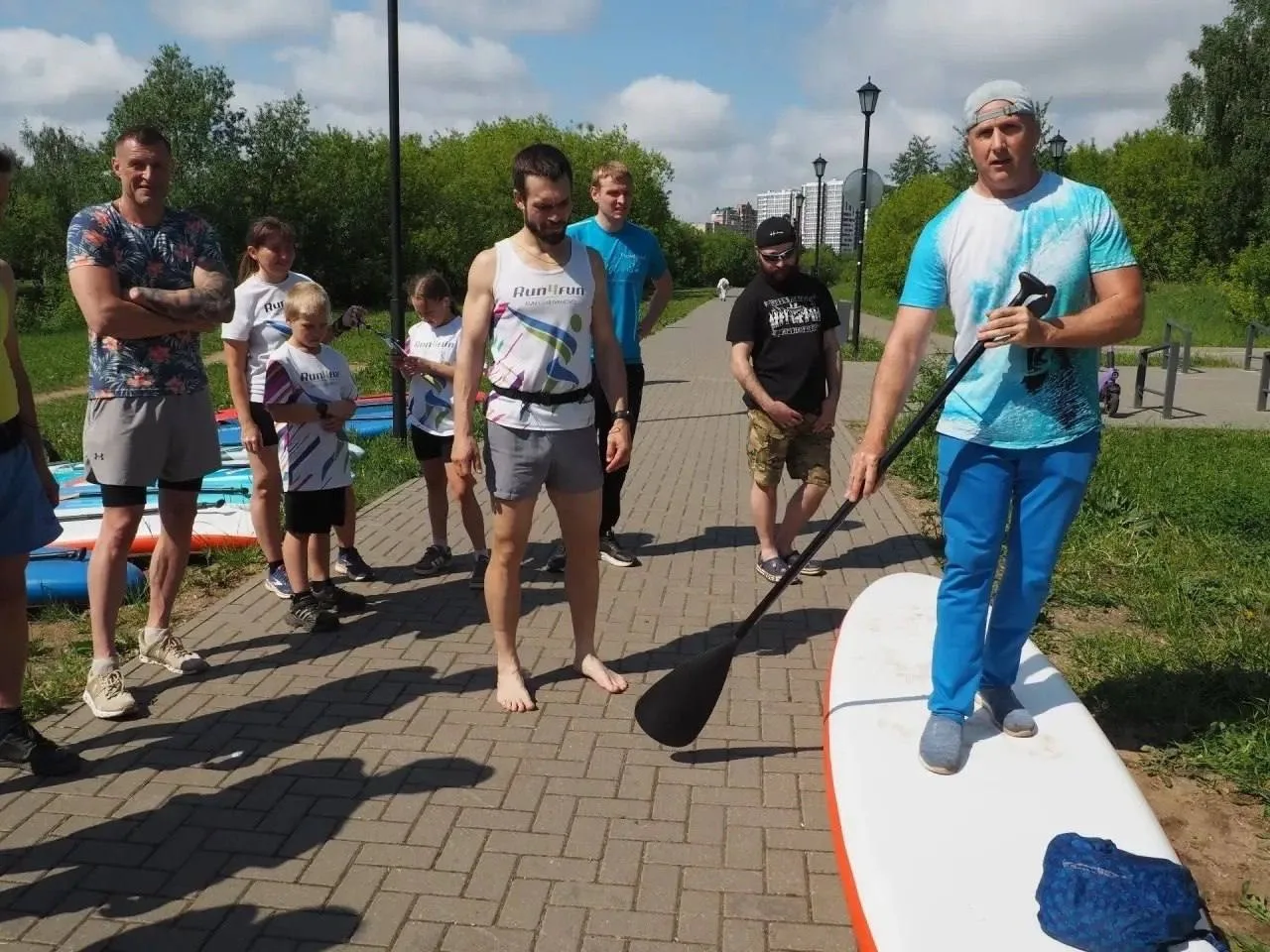 🛶 В Иванове во время экосубботника на сапбордах из реки Уводь собрали почти 200 кг мусора.  Акция «Э