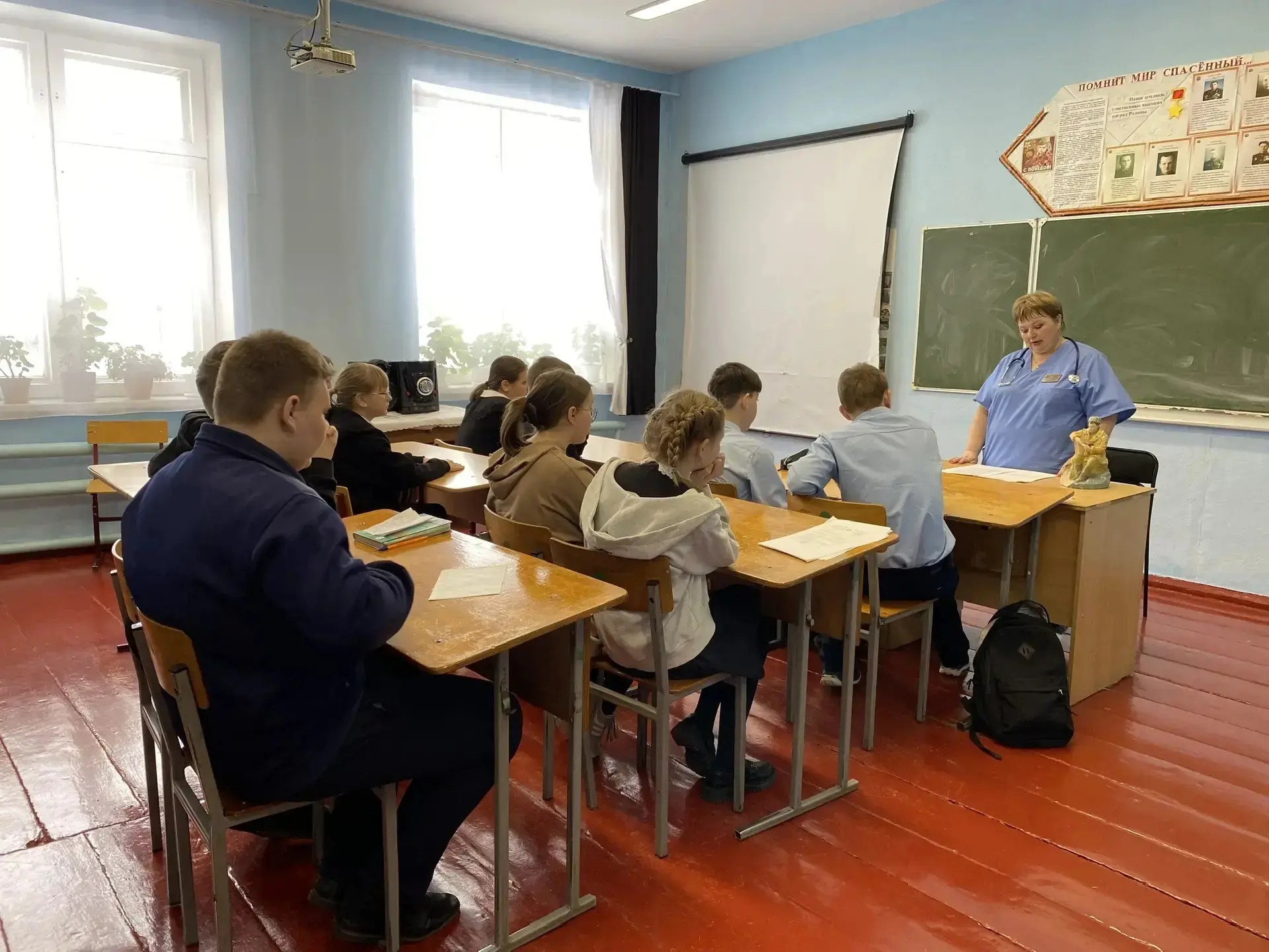 👂👁 Сегодня сотрудник ФАПа Куприянова Е. Н. провела в нашей школе беседу на тему «Слух...