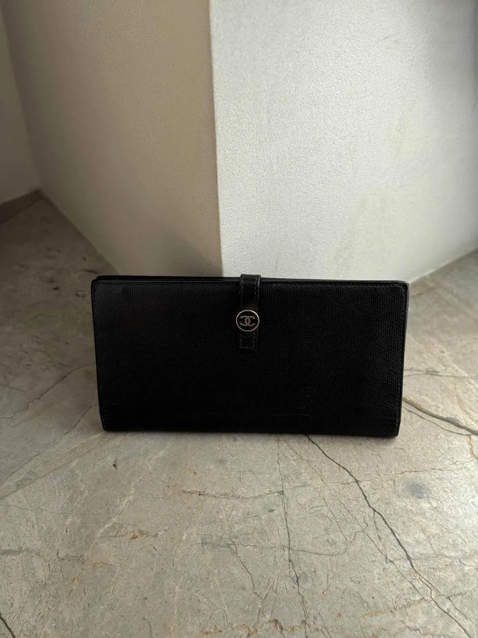 Портмоне Chanel в идеальном состоянии.