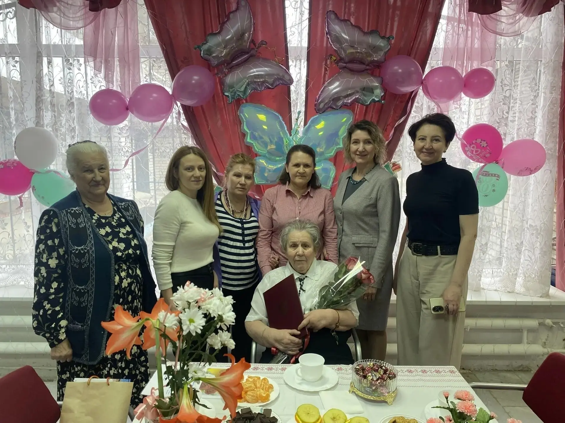 🌟90 лет мудрости и силы духа ⁣ 🏡🎉31 марта геронтологический центр "Вишенки" чествовал свою уважаемую