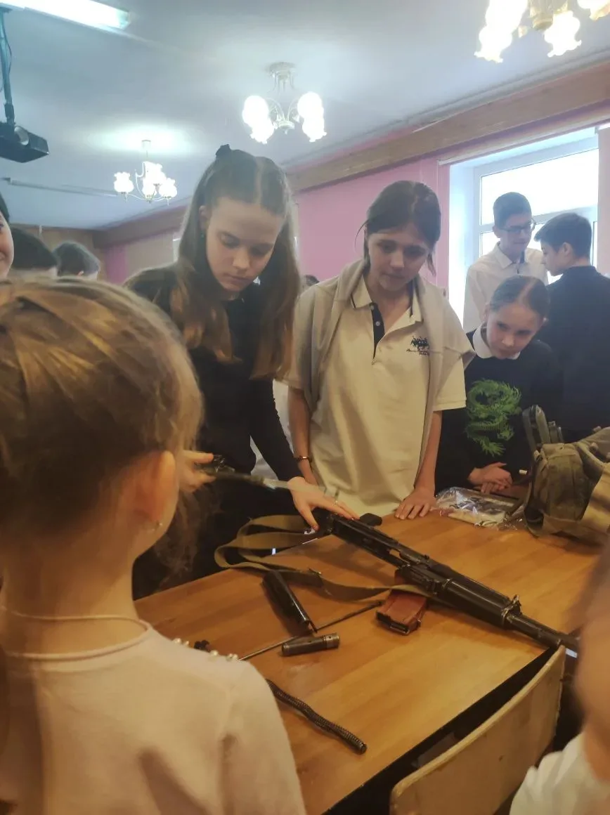 МБОУ "СОШ №1" (структурное подразделение с. Мишутино)  Сегодня в нашей школе  состоялся урок мужеств
