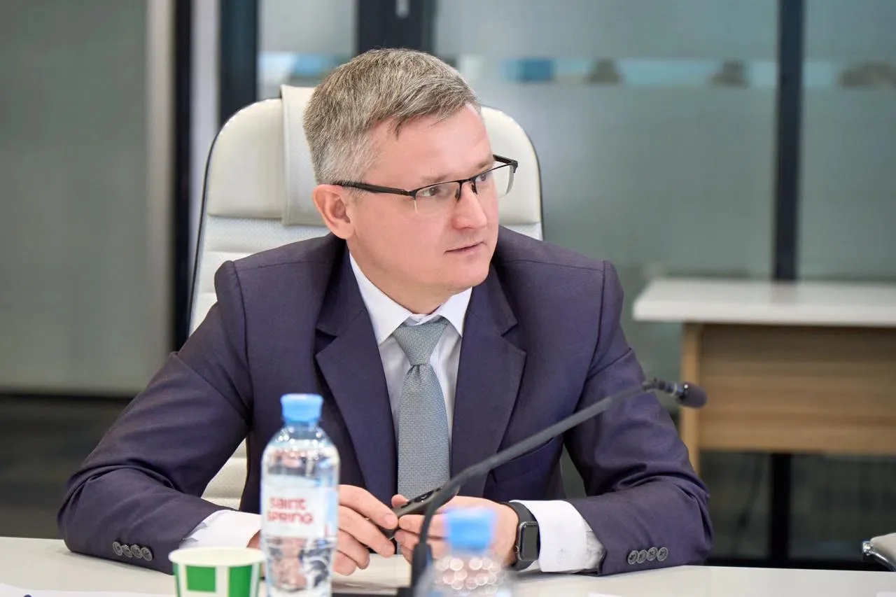 Директор нашего Центра развития промышленной робототехники Николай Смирнов объяснил, по...