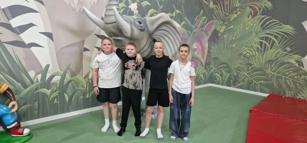 Учащиеся 6 "Б" класса с пользой проводят выходные!   Ребята посетили ТЦ "Боше-парк", где смогли отдо