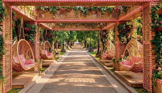 🌸 Цветущий тоннель с качелями появится на Яузском бульваре этим летом

Главную аллею украсят цветам