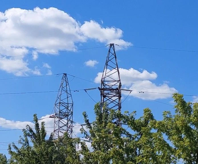 ⚡️ В Донецке без света на этот час остаются больше 177 тысяч абонентов. Работы не прекр...
