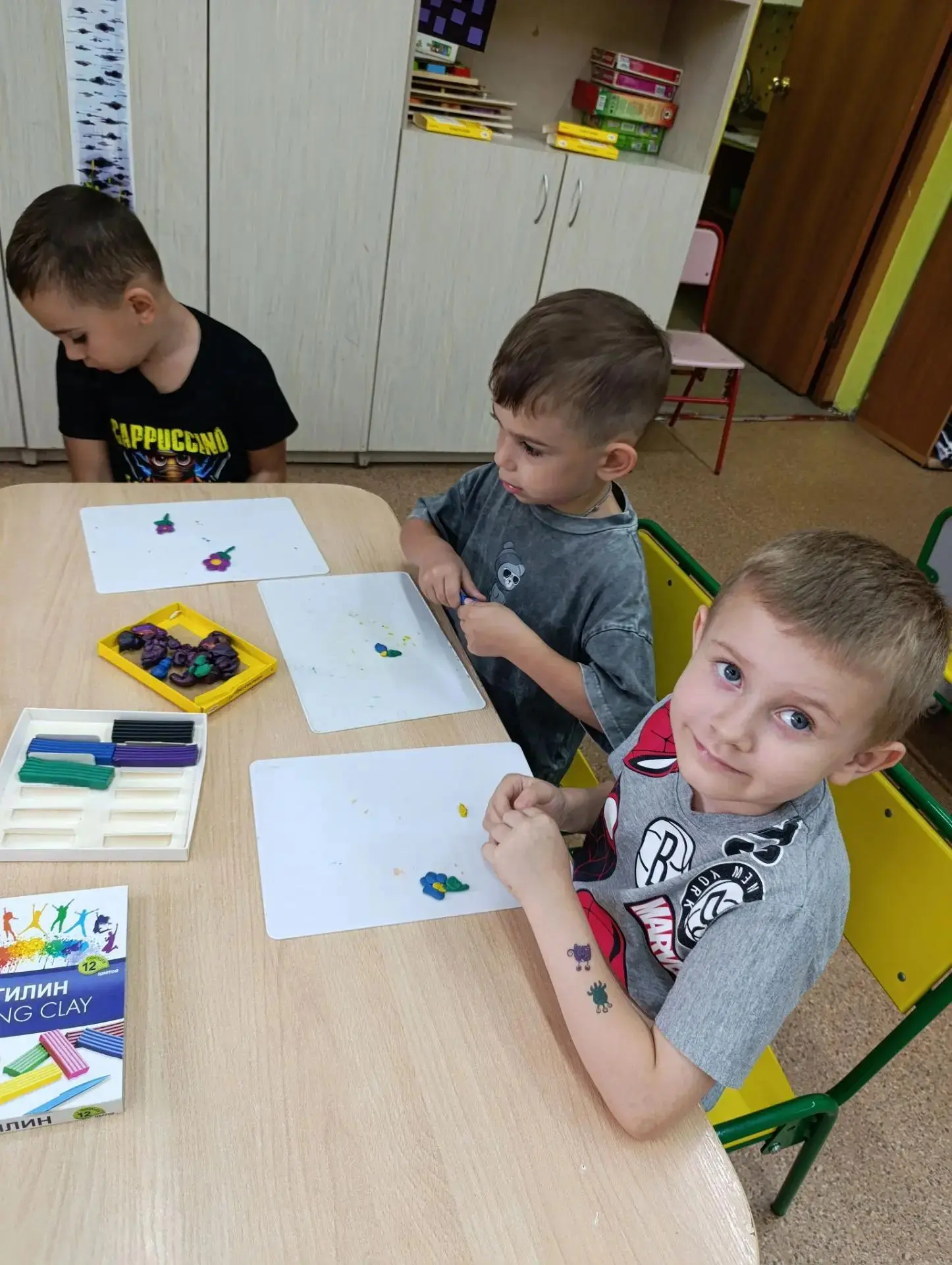 Пластилинография позволяет ребёнку экспериментировать, придумывать новые образы, воплощ...