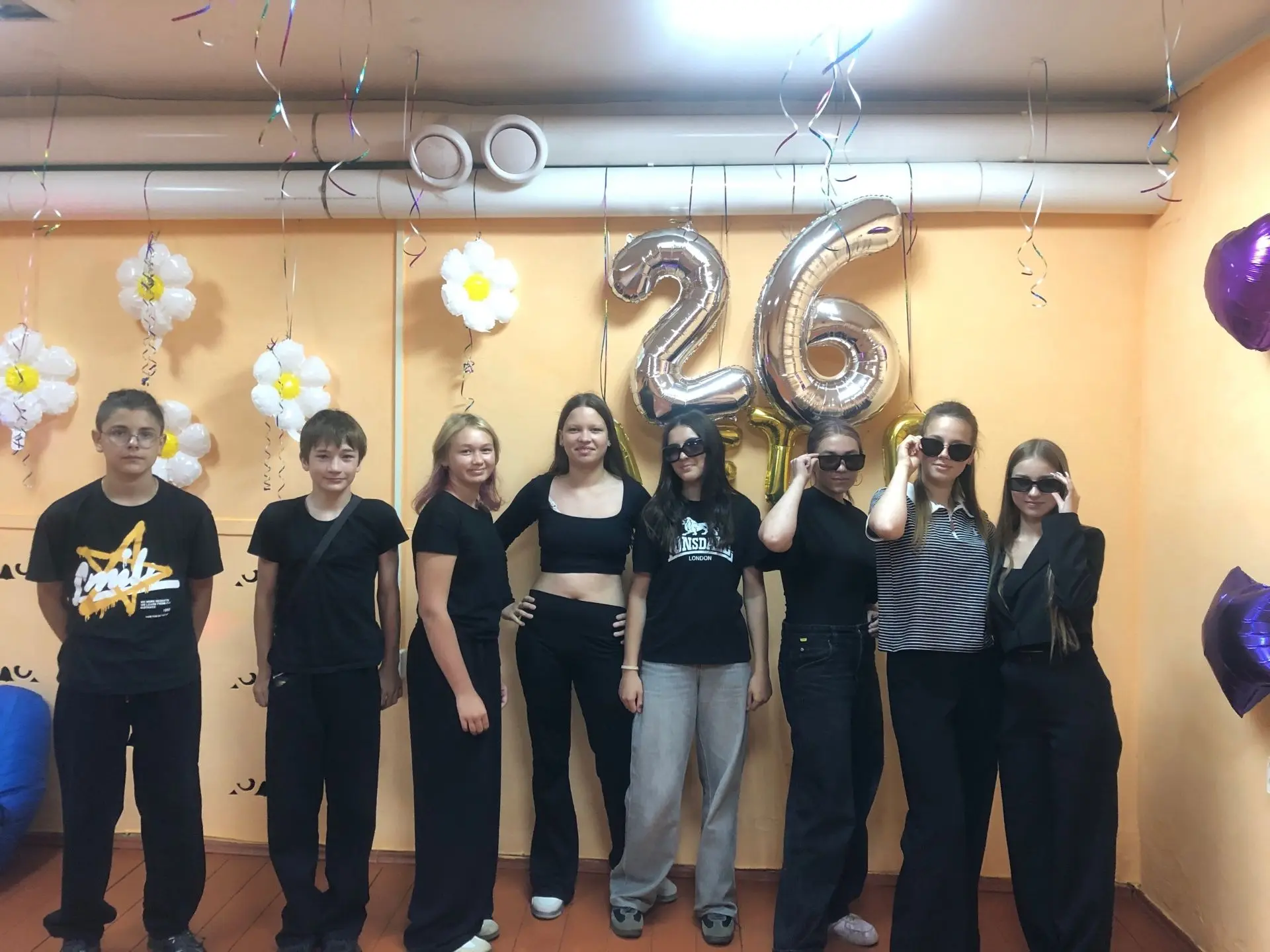 В МУ МСЦ «Импульс» прошла зажигательная вечеринка «BLACK PARTY». Это непросто дискотека...