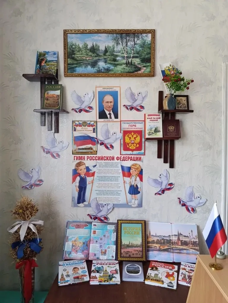 Живут в России разные
       Народы с давних пор.
       Одним тайга по нраву,
       Другим -степно