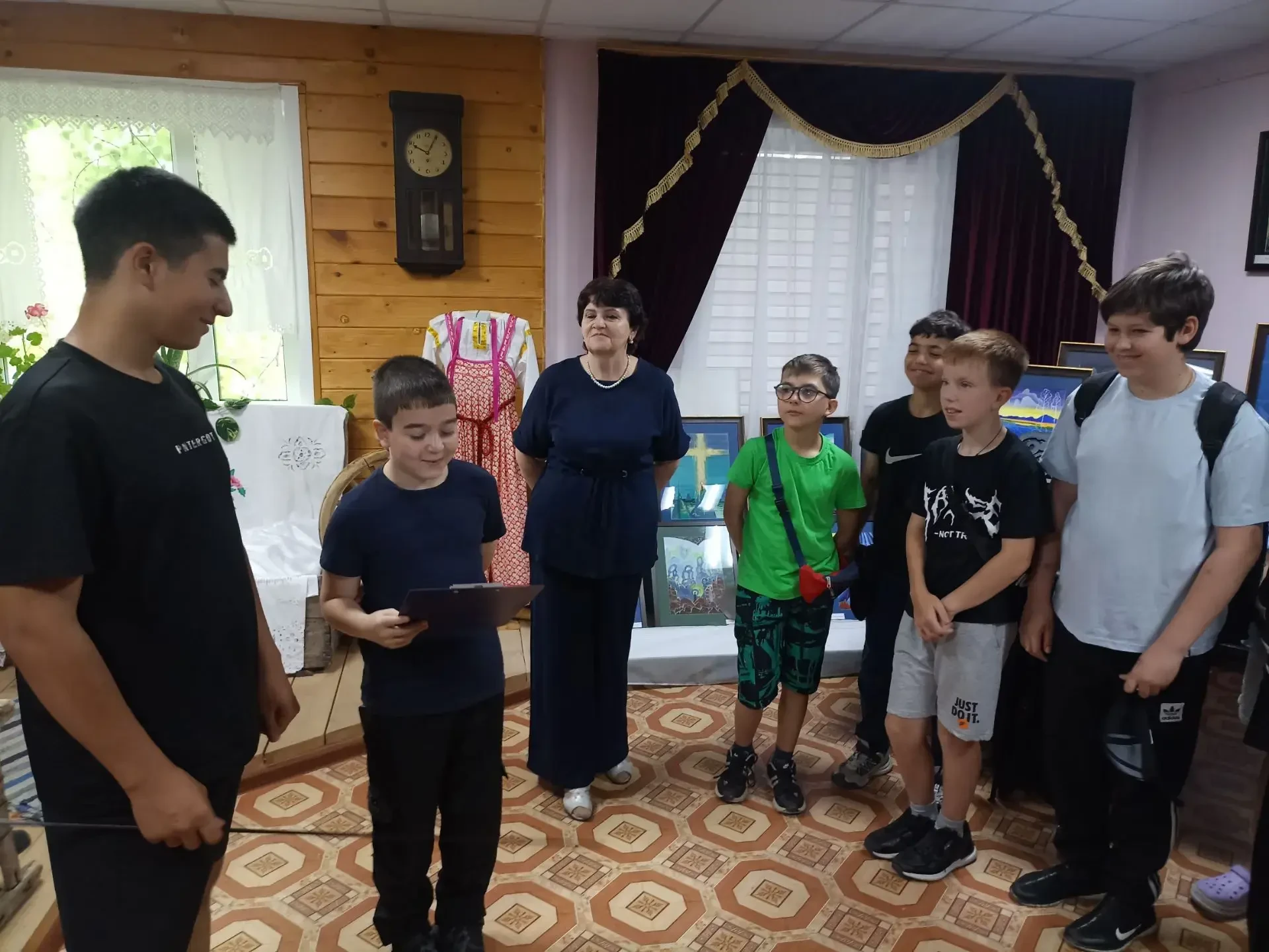 Любовь к истории родного края прививается с детства.
 
Сегодня
наш музей посетила группа ребят из ла