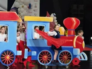 Гордимся лицеистами! Герасимова Анна и Гайдукова Виталина в составе коллектива танцевального простра