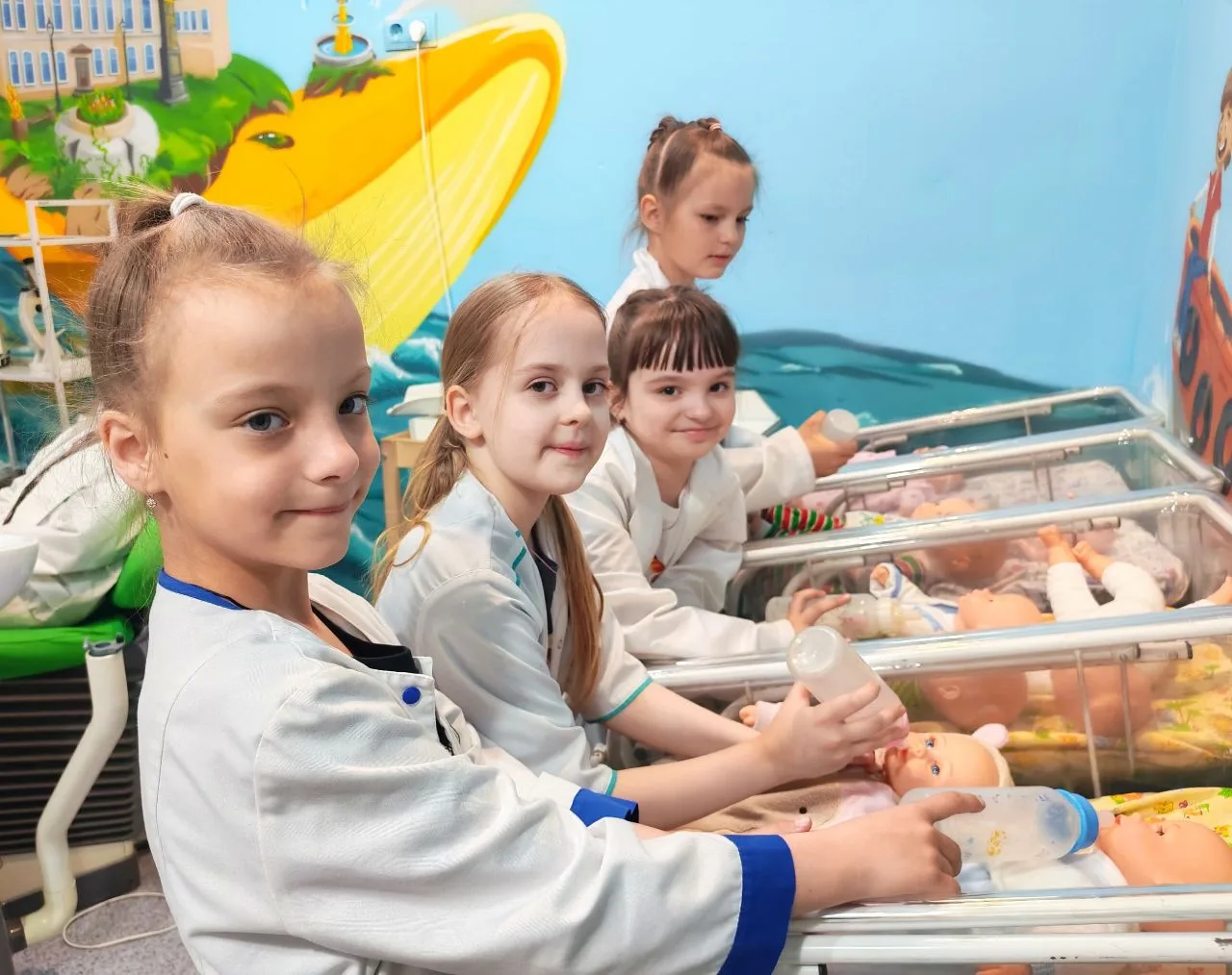 Майские выходные - это ещё один повод ребятам из первых классов  И, К, Л посетить "Любо-город" в кра