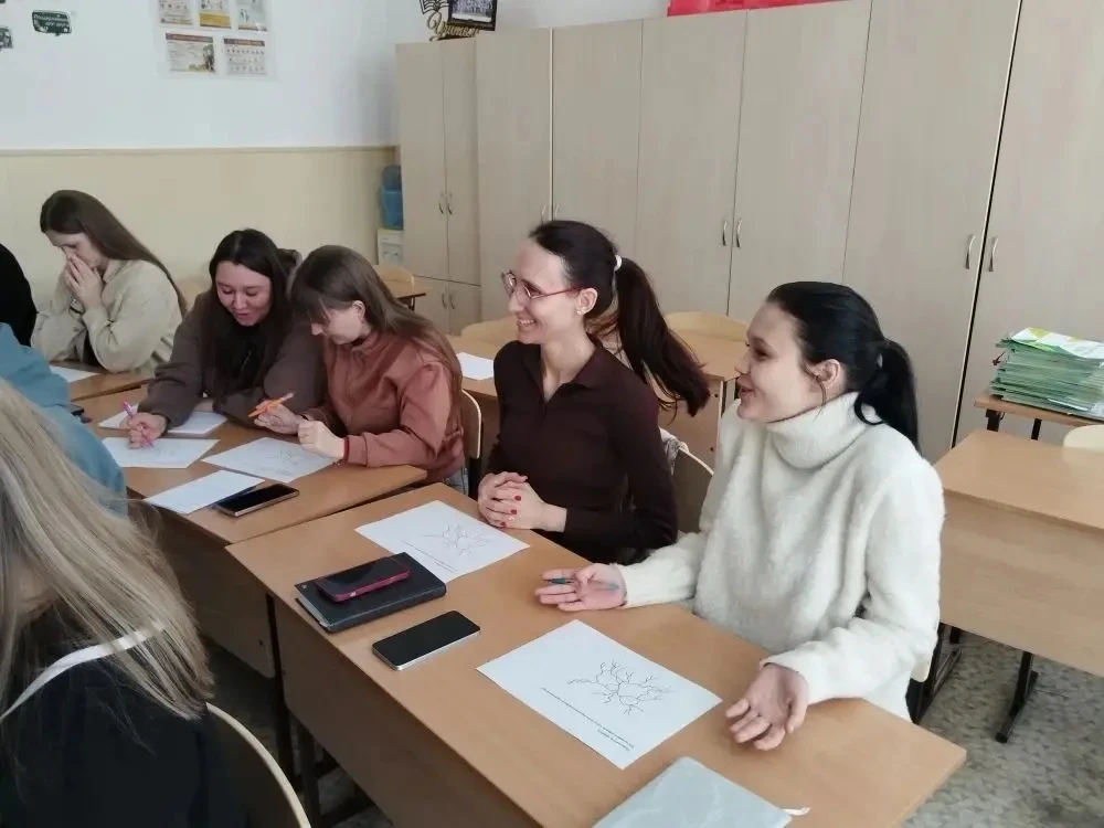 🌟 Тренинг, тимбилдинг и серьезные вопросы! 🌟  Молодые специалисты нашей школы стали участниками прак