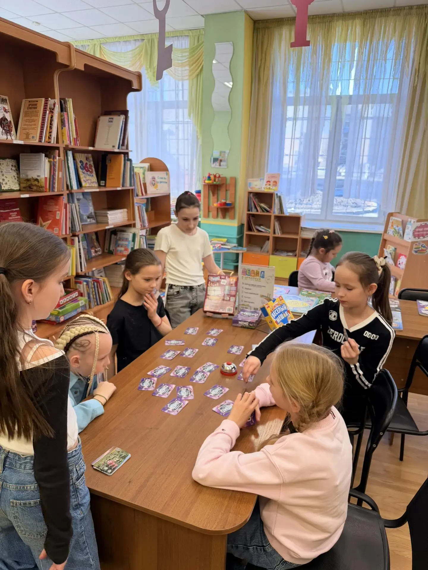 📚 Путешествие в мир книг: ученики 3 «В» класса в гостях у библиотеки  19 апреля в рамках проектной н