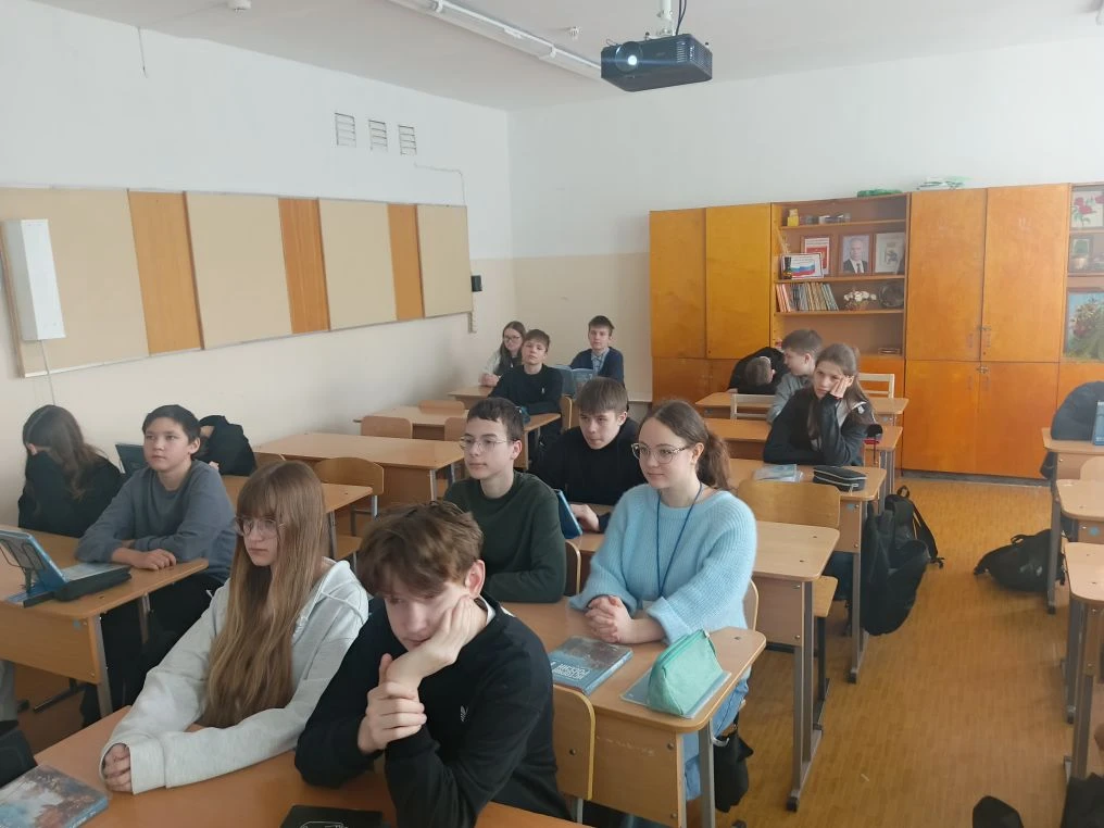 ‎🇷🇺 Русская весна в наших сердцах: о Крыме и Севастополе ‎ ‎Мы продолжаем знакомить школу с событиям