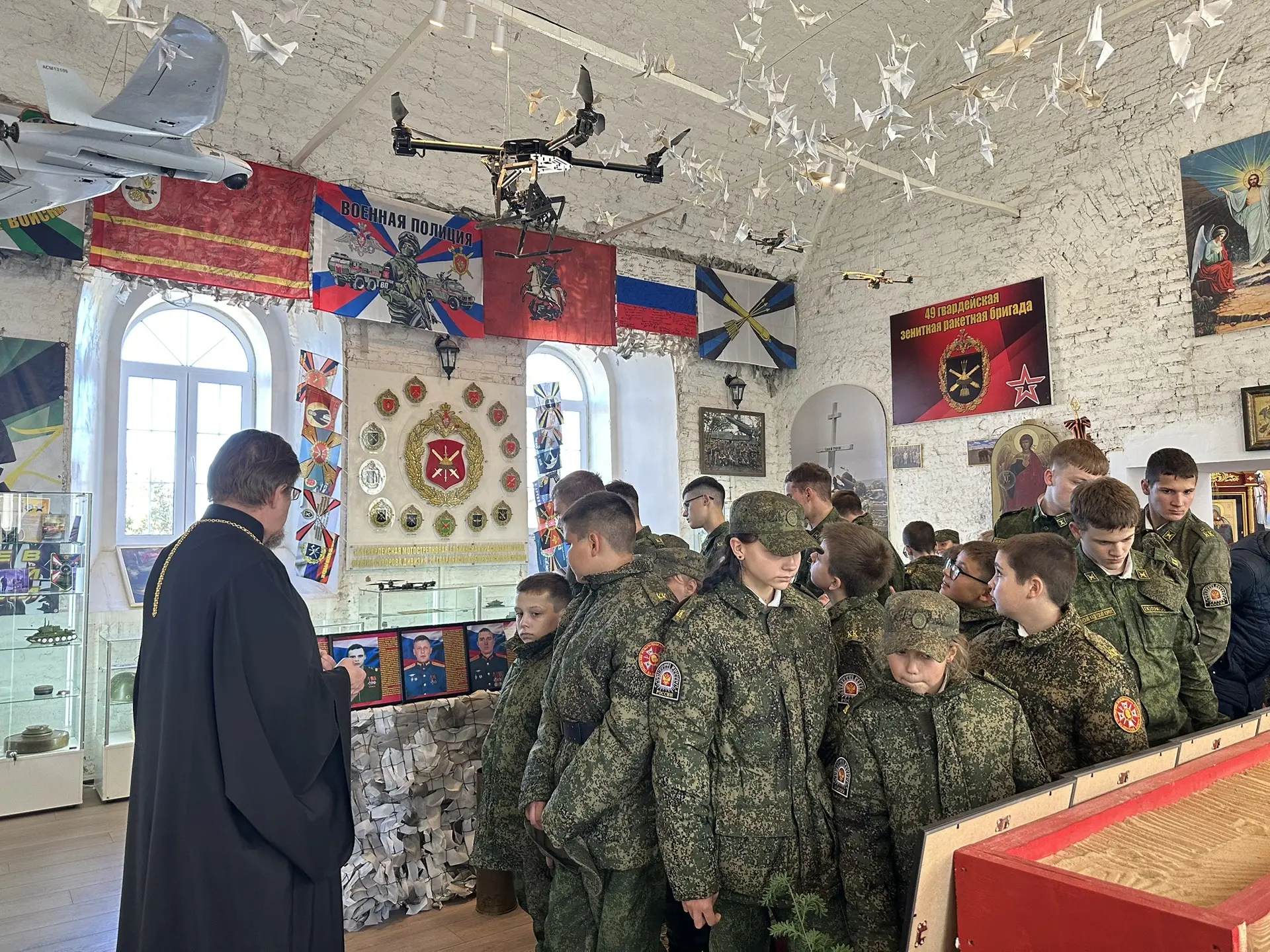💫Сегодня наши воспитанники 5Б и 10А классов посетили приход храма Преображения Господня