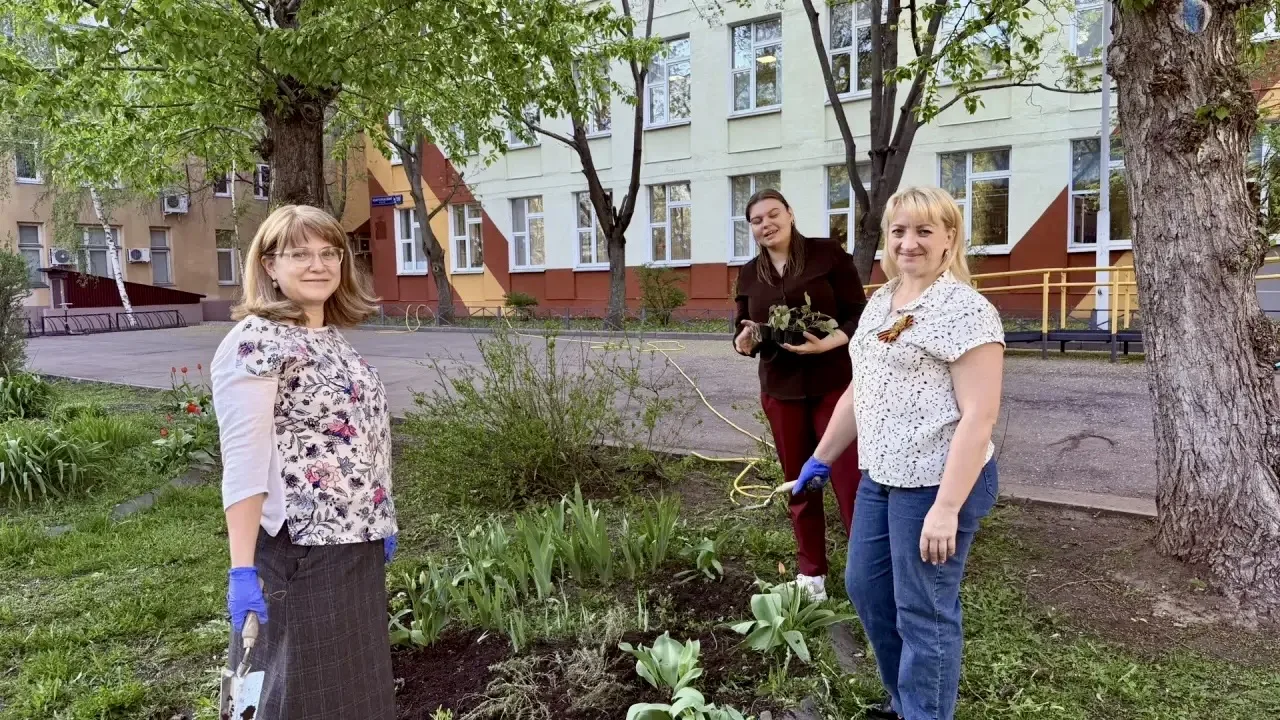 🌿 Весна — время обновления: вместе делаем школу красивее!   Весна дарит нам не только тепло и солнце