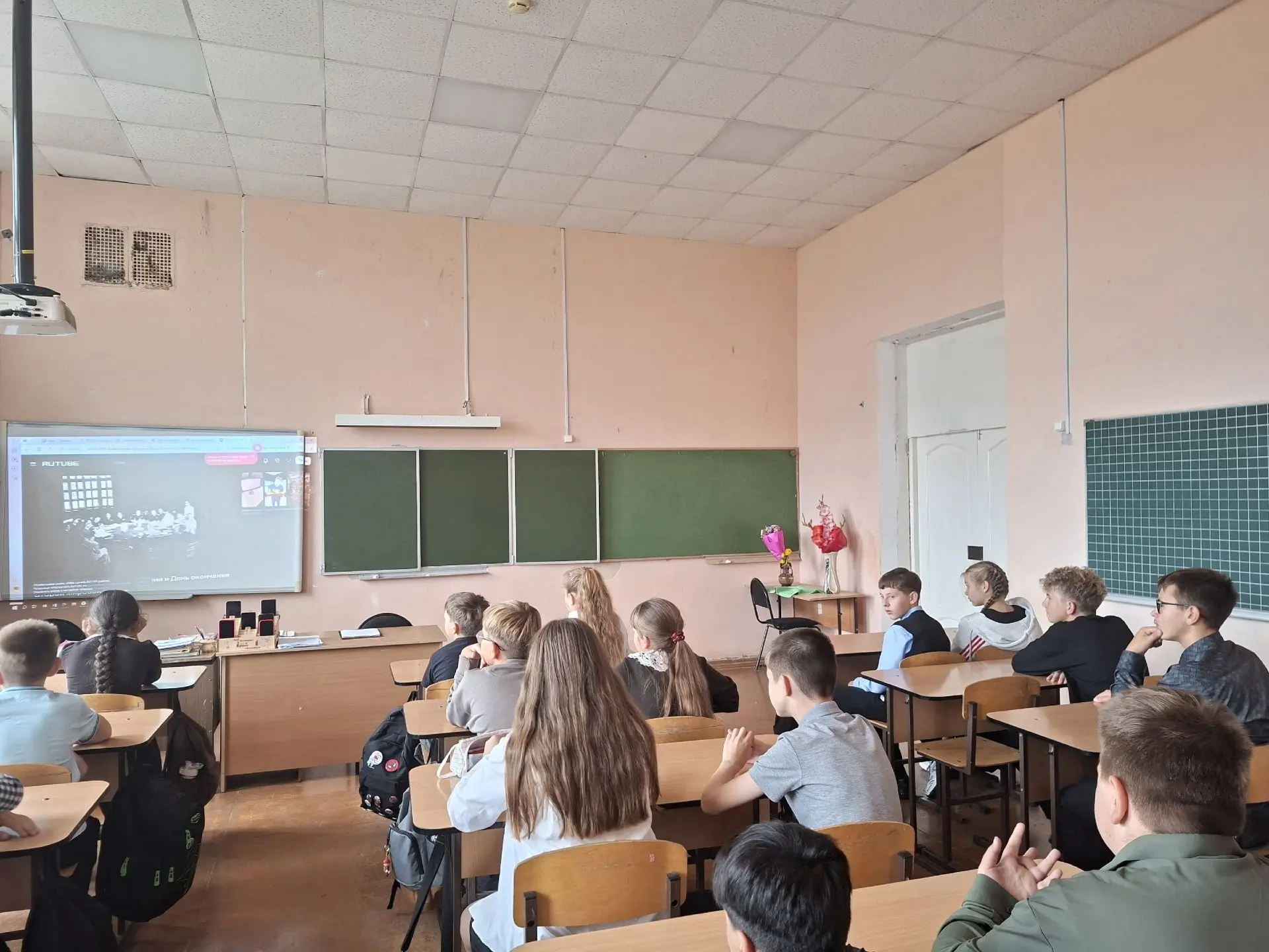 Память поколений: урок мужества в 6 «А» и 6 «Б» классах.