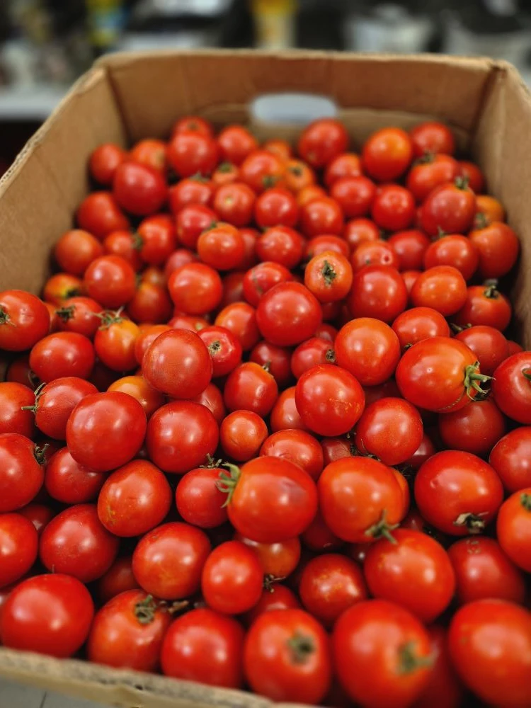 Помидор на закрутку уже в магазинах 🍅