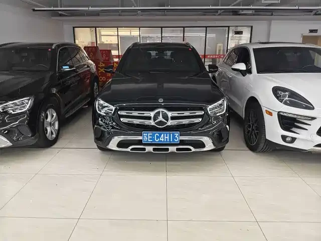 🚗 Mercedes-Benz 2021