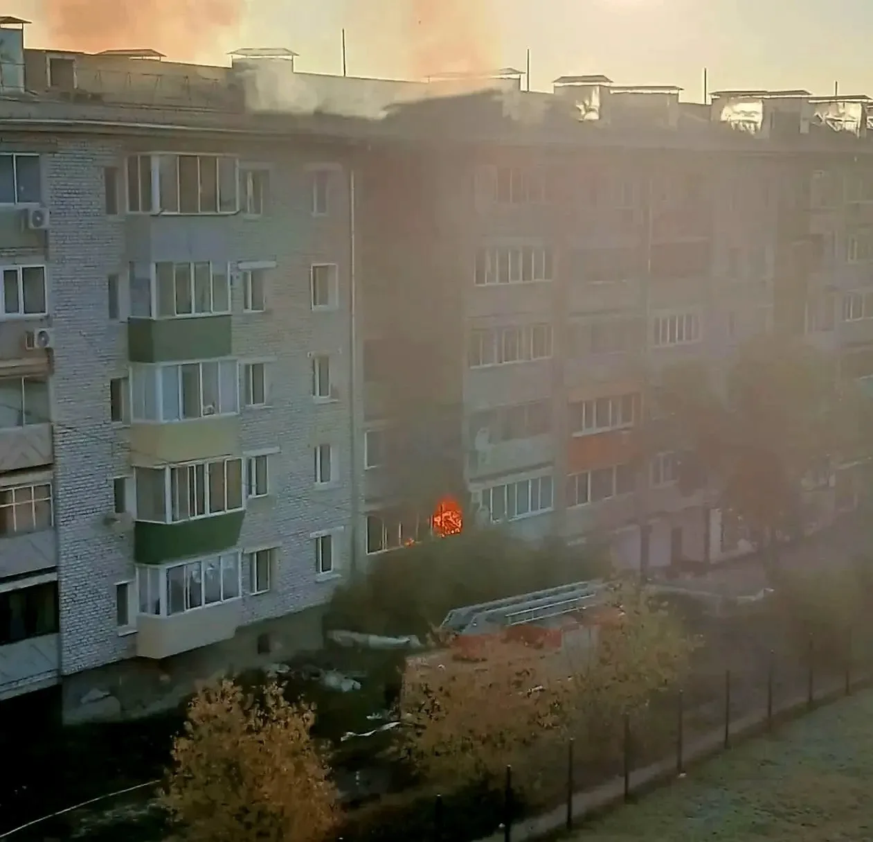 УТРО НАЧАЛОСЬ С ПОЖАРА В МКД