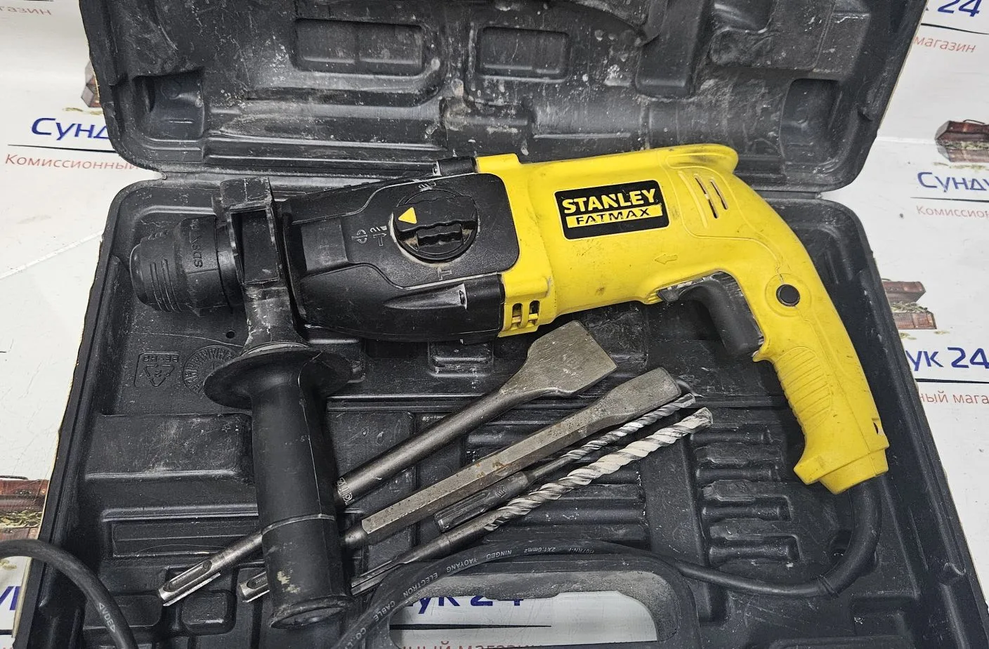 Перфоратор Stanley Fatmax fmer524K. Цена 3300 рублей