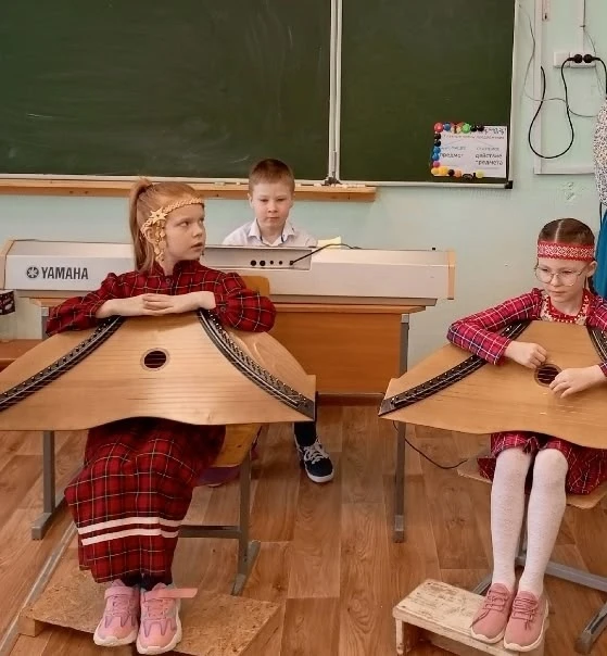 🎶 Необычный "Разговор о важном" провели  ученики преподавателя Вальд Е.В во 2 "А" классе!