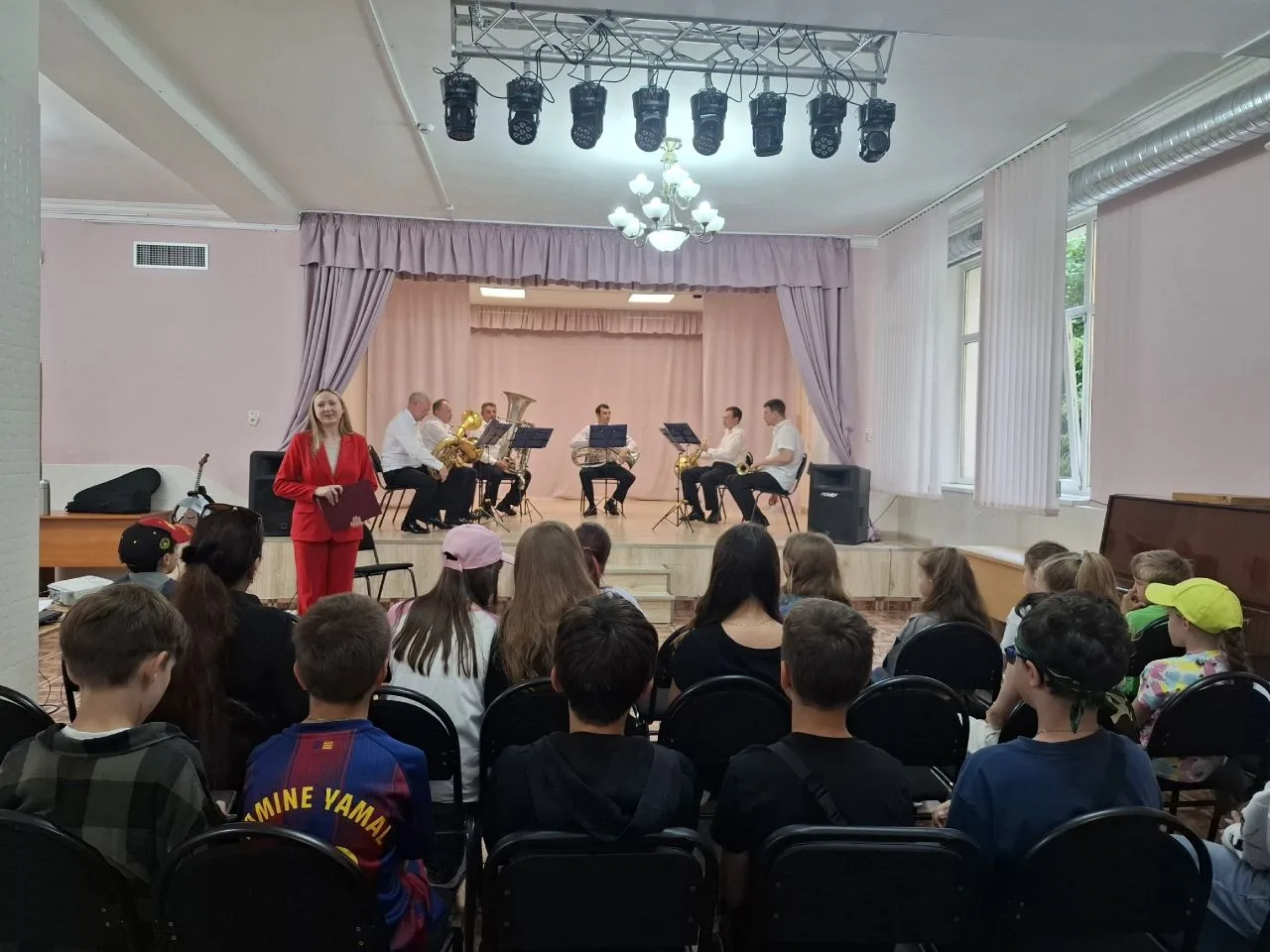 Лагерь «Вдохновение»

10 июня наш лагерь наполнился невероятными звуками - был организован День музы