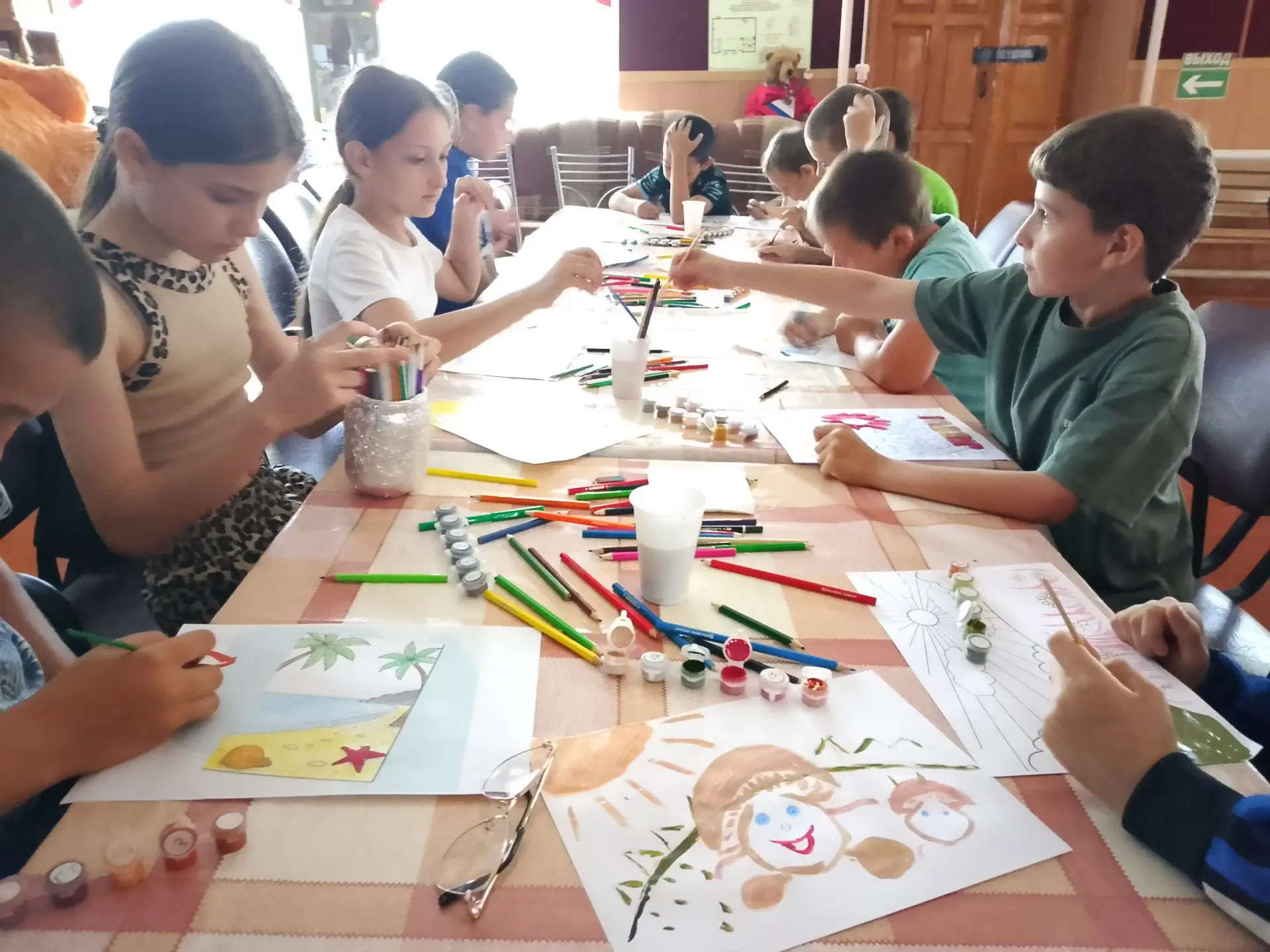 Руководитель клубного формирования «Акварелька», Акчернского культурно-спортивного комплекса , прове