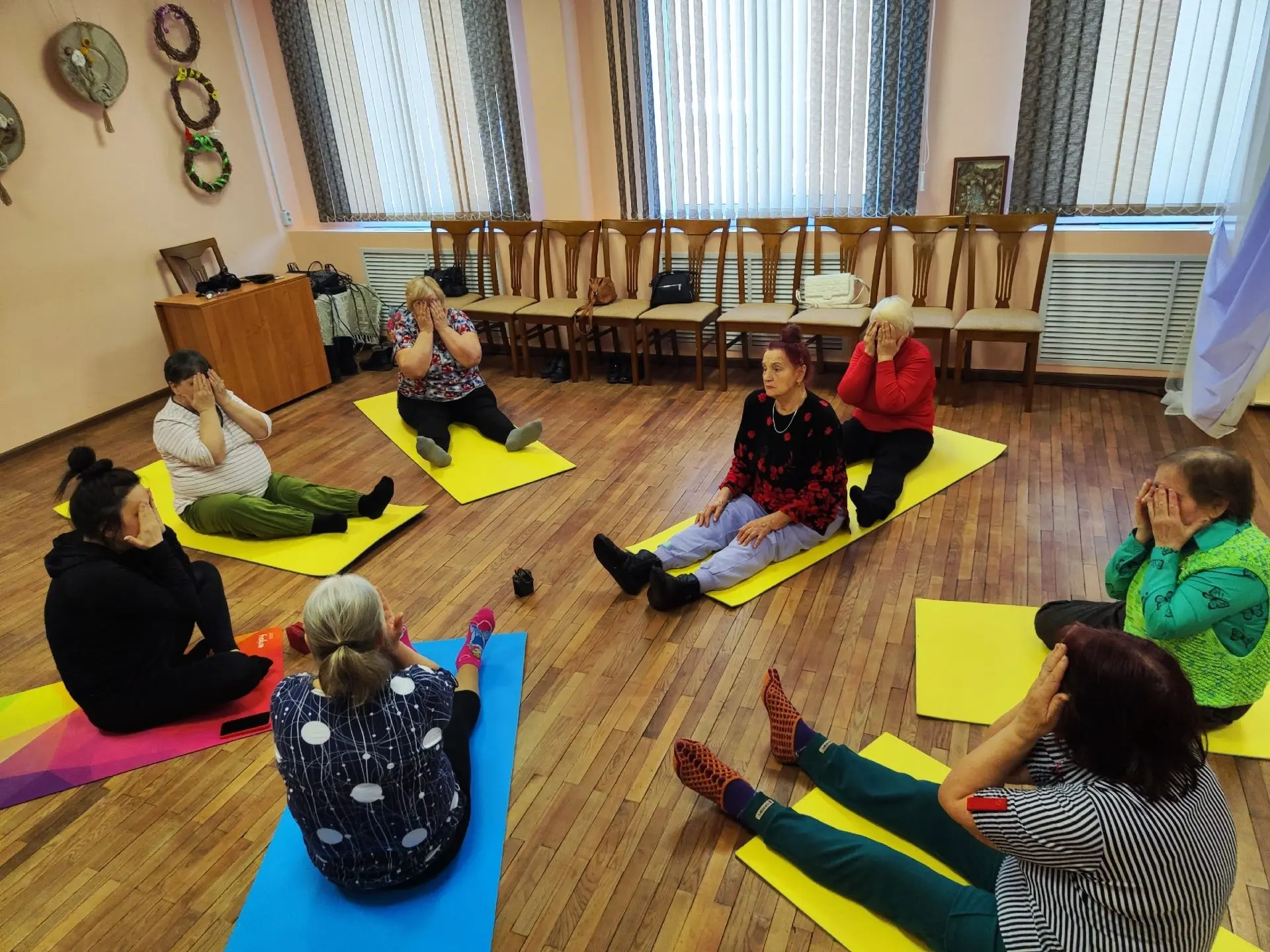 🌟Гармония тела и духа ⁣ 🏡В "Клубе золотого возраста" Монастырщинского комплексного центра социальног