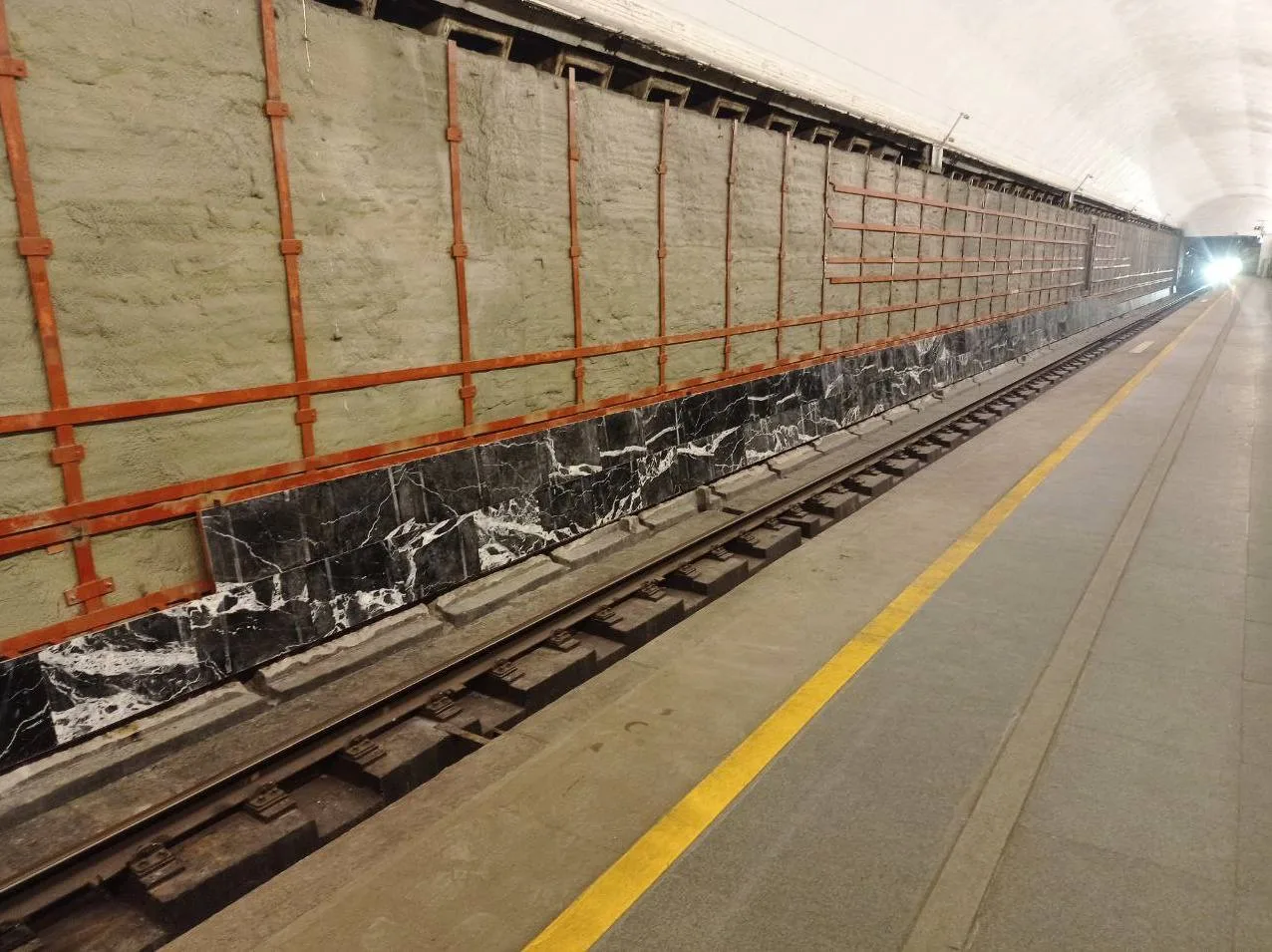 👷🏻‍♂️ На станции «Балтийская» Кировско-Выборгской линии 🚇 метрополитена Петербурга продолжаются рабо