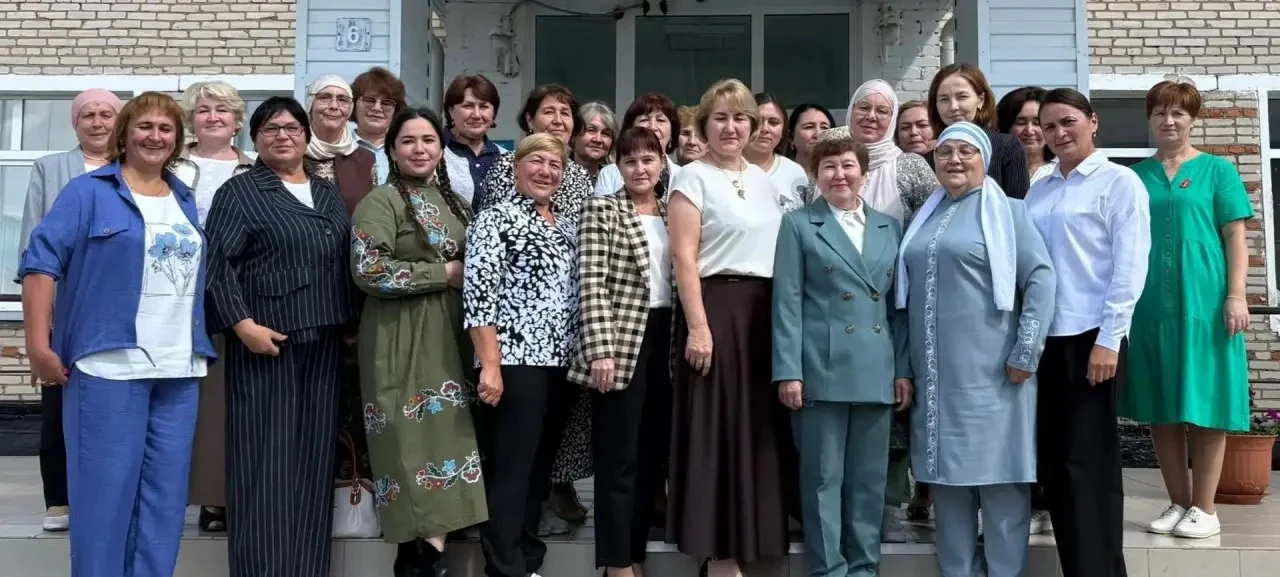 Бүген Иске Абдул урта мәктәбендә туган (татар) теле һәм әдәбияты укытучыларының секция ...