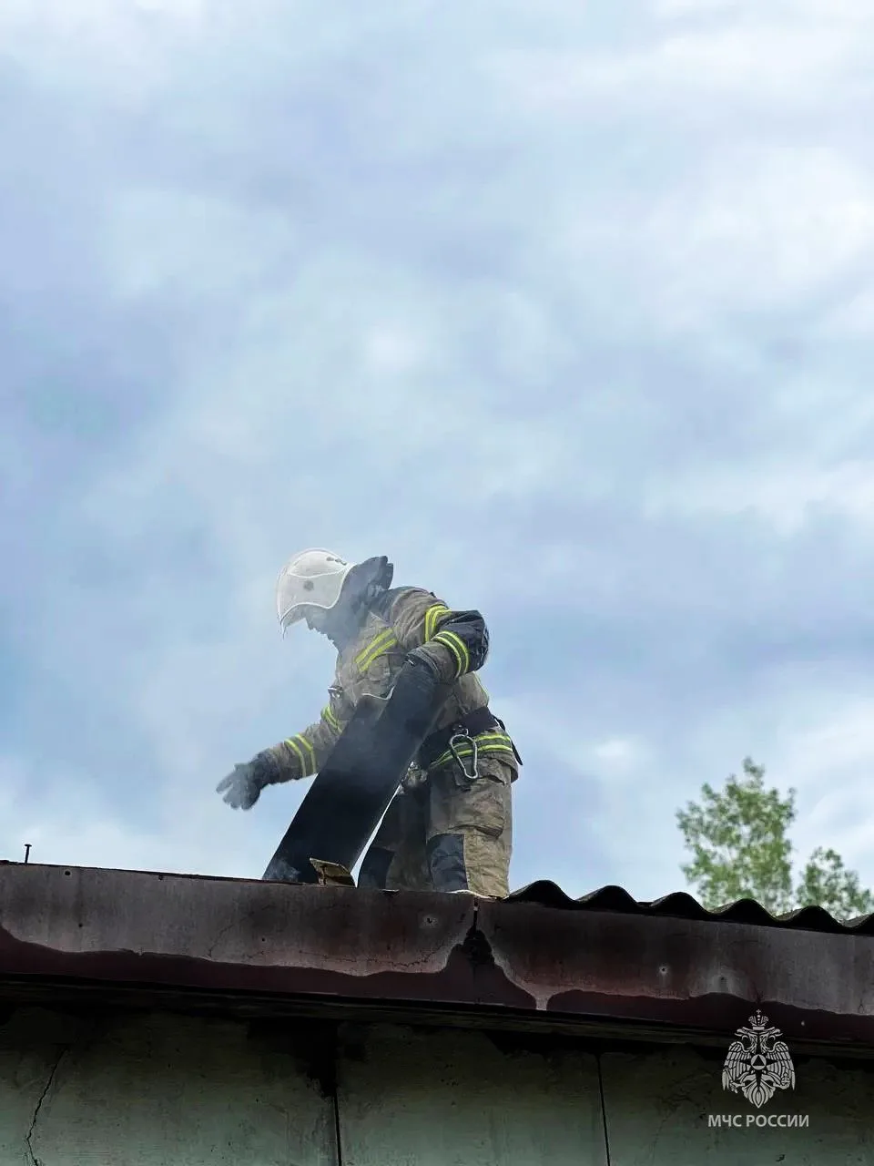 🚒 В Джанкое сотрудники МЧС России ликвидировали возгорание