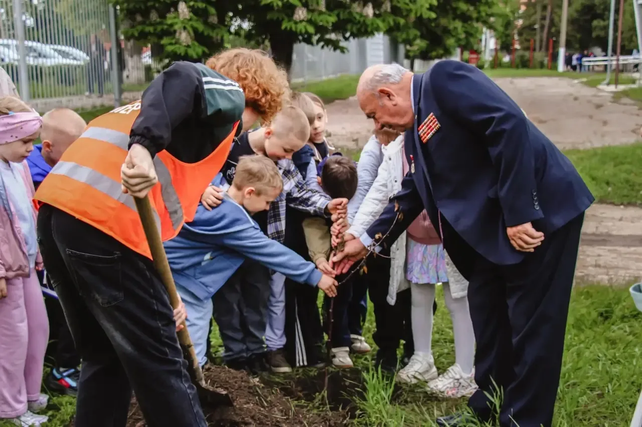 🌳 «Сад — связь поколений»: мы посадили будущее!  19 мая Кореновский политехнический техникум стал це