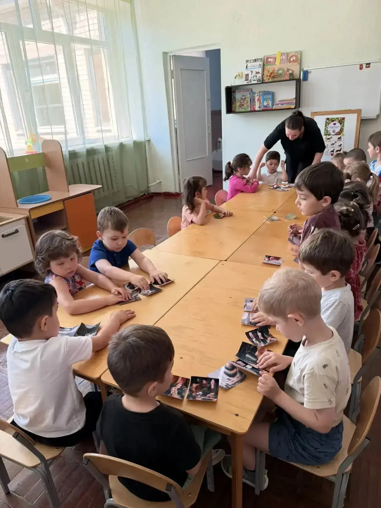 2 июля в группе «Капельки» и «Ягодки» прошло тематическое занятие на тему «Международный день собак»