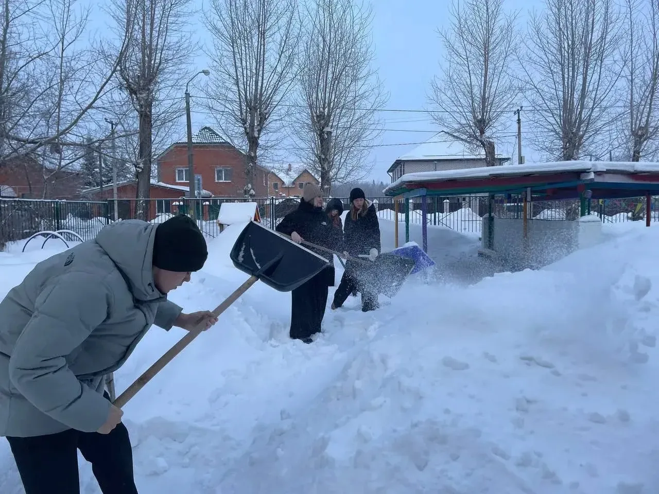 «Снежный барс» в гостях у школы: день, полный добра, труда и улыбок  23 января 2026 года МБОУ «СОШ №