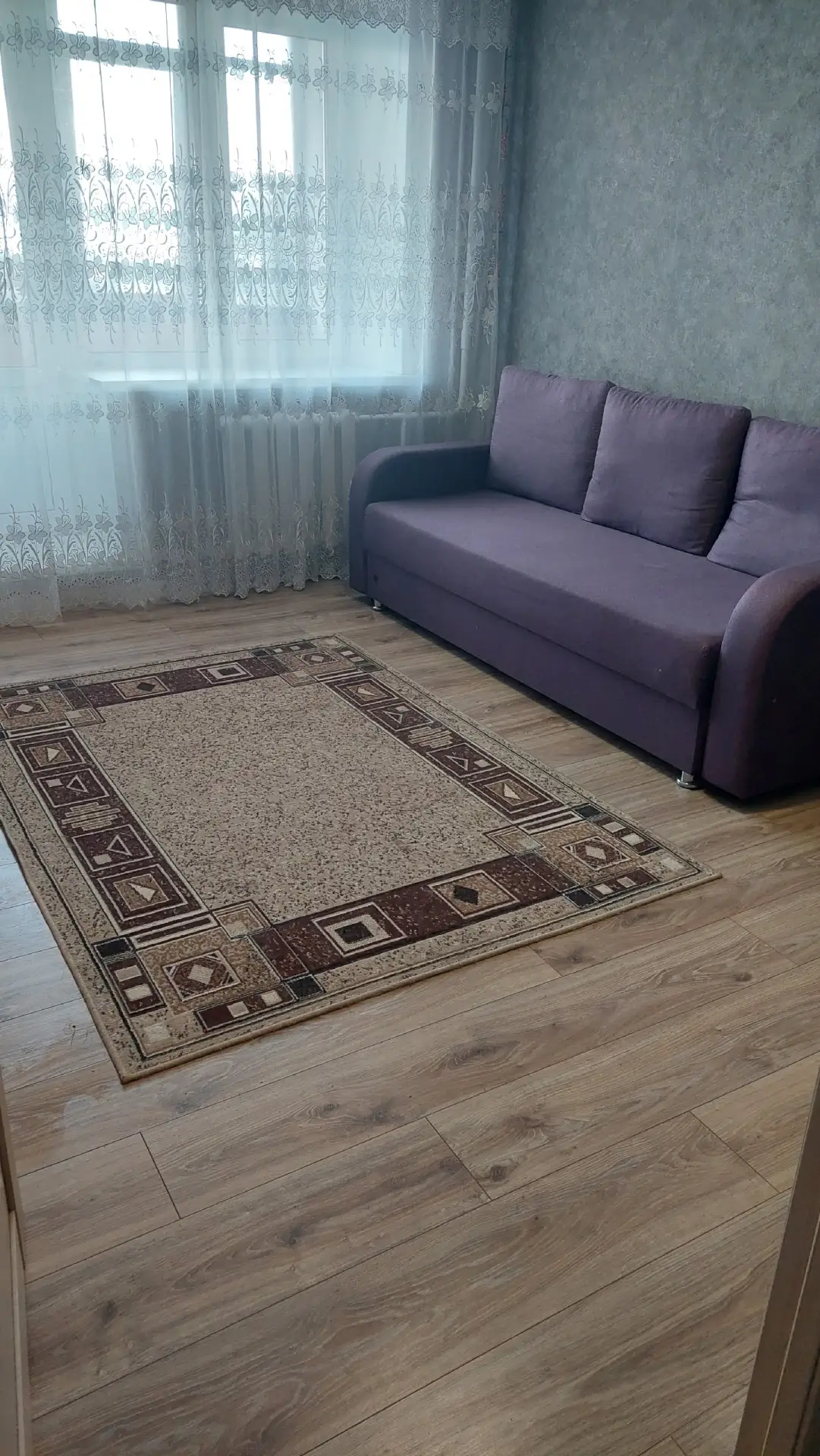 На длительный срок сдаётся однокомнатная квартира в г.Тверь,Заволжский р-н,ул. Хромова.  8-й этаж 12
