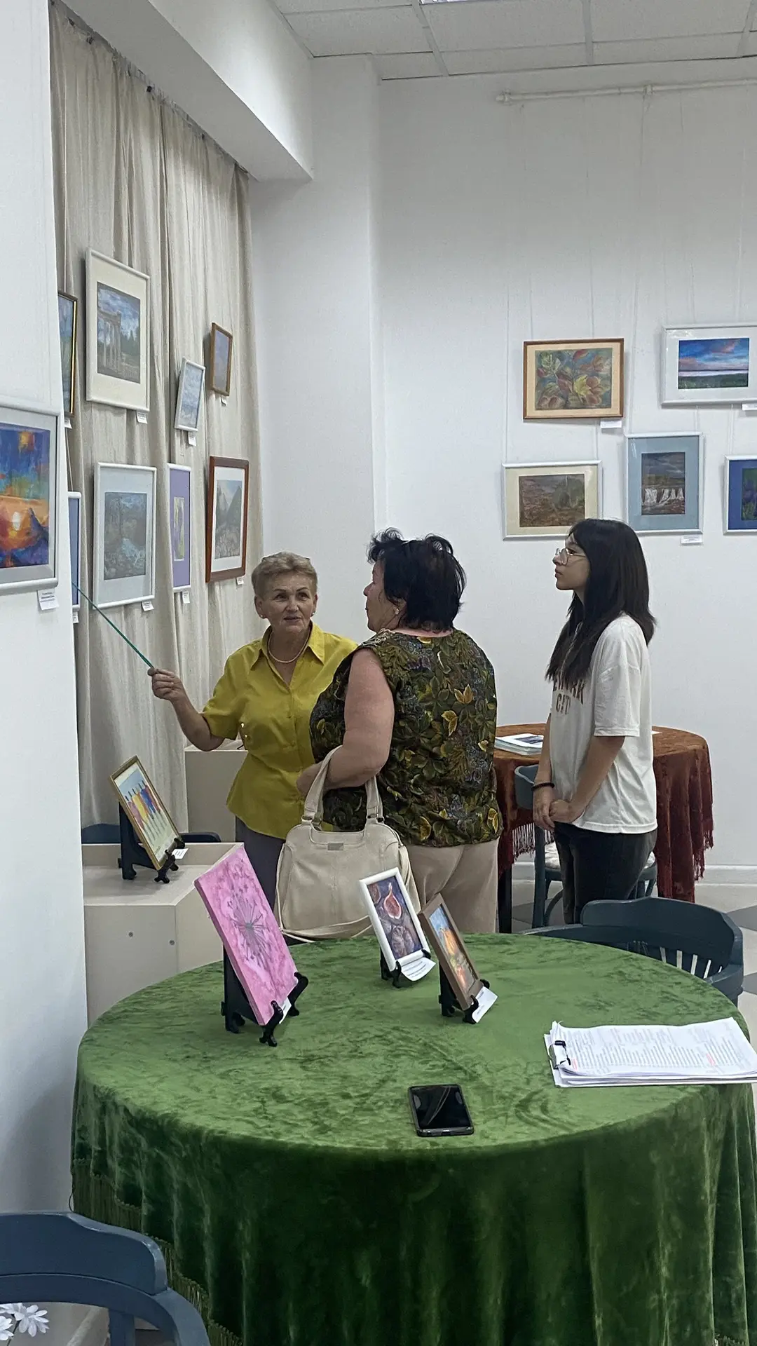 Уважаемые посетители, напоминаем, что понедельник  и вторник - выходные дни в Выставочном зале. 
Ждё