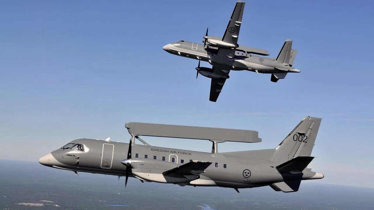 Разведывательный самолёт НАТО Saab 340B ISR около 5,5 часов летал вдоль границ Калининг...