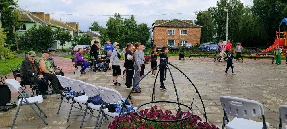 Проект «Лето во дворах» радует жителей нашего села своими разнообразными развлекательными программам