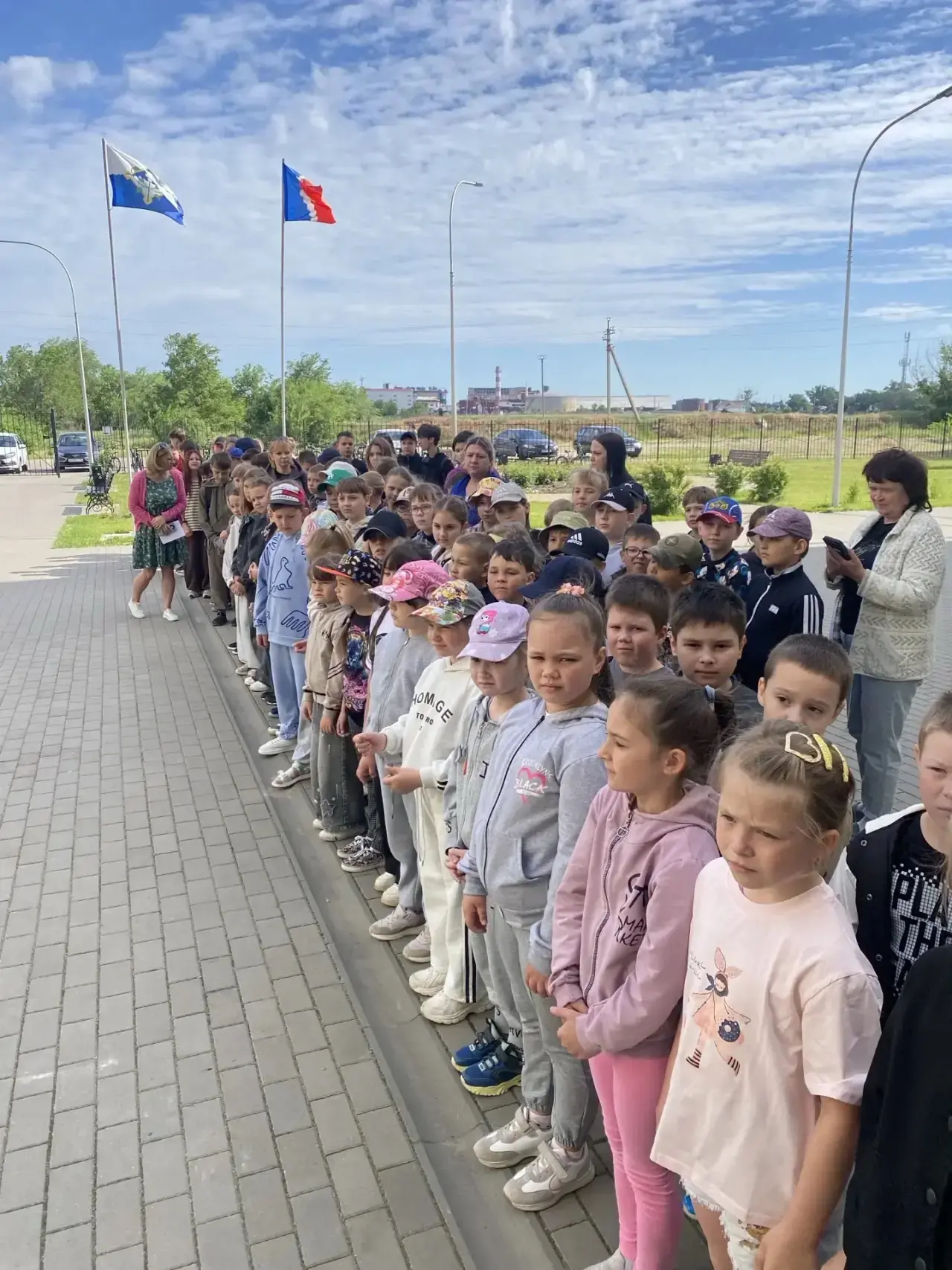 🌞  Лето, лагерь, семья! 🌞Сегодня на базе нашей школы открылся сезон каникул, и это со...