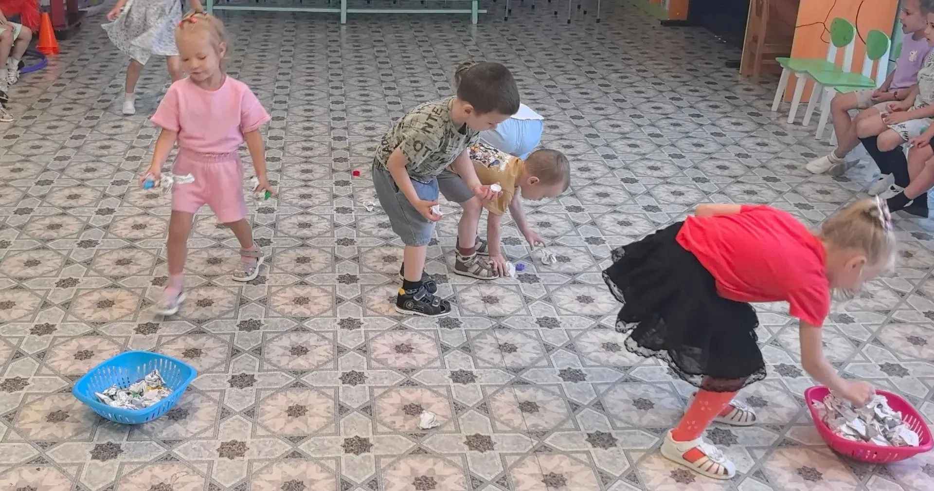 Маленькие сердца, большая любовь 💖

В  дошкольном отделении  отмечали День семьи, любви и верности.