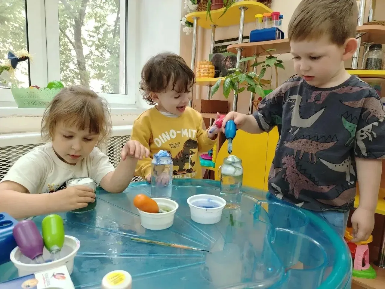 🌞 На днях мы с ребятами из группы № 3 превратились в настоящих маленьких ученых и пров...