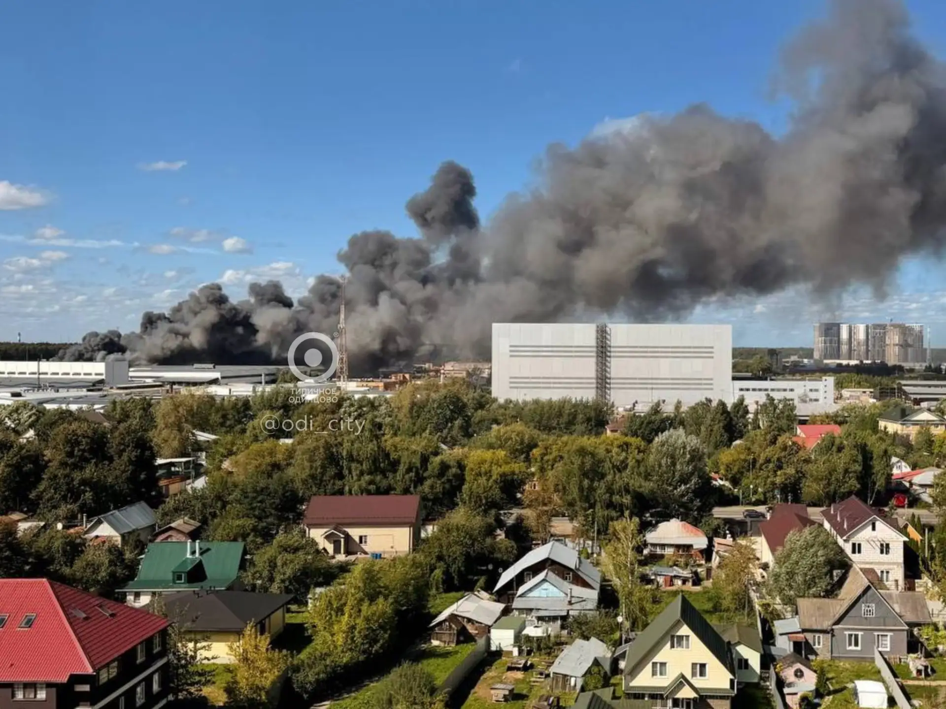 ❗️На промзоне позади Акулово сильнейший пожар