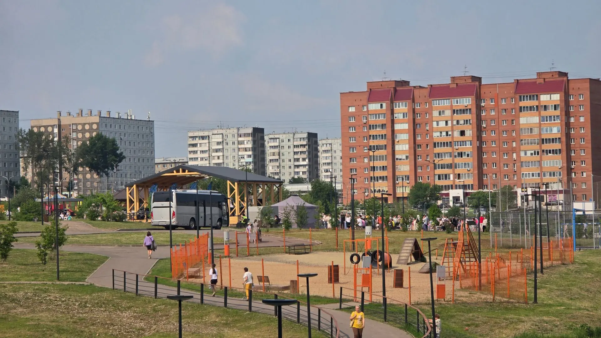 Кто в парке на концерте? Как мероприятие?