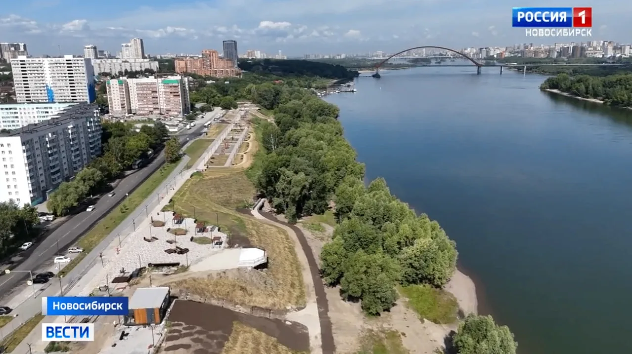 Новую набережную, огромный парк со смотровой площадкой достраивают на левом берегу Ново...