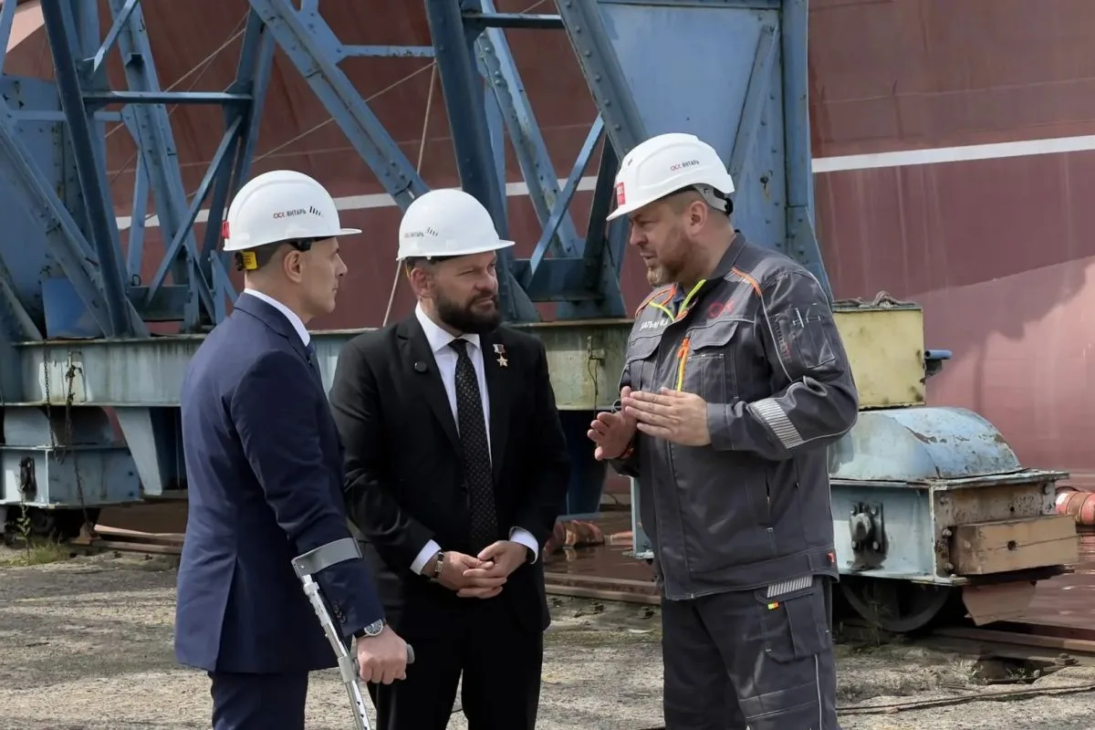 Побывав на Прибалтийском судостроительном заводе "Янтарь" - главном калининградском промышленном пре