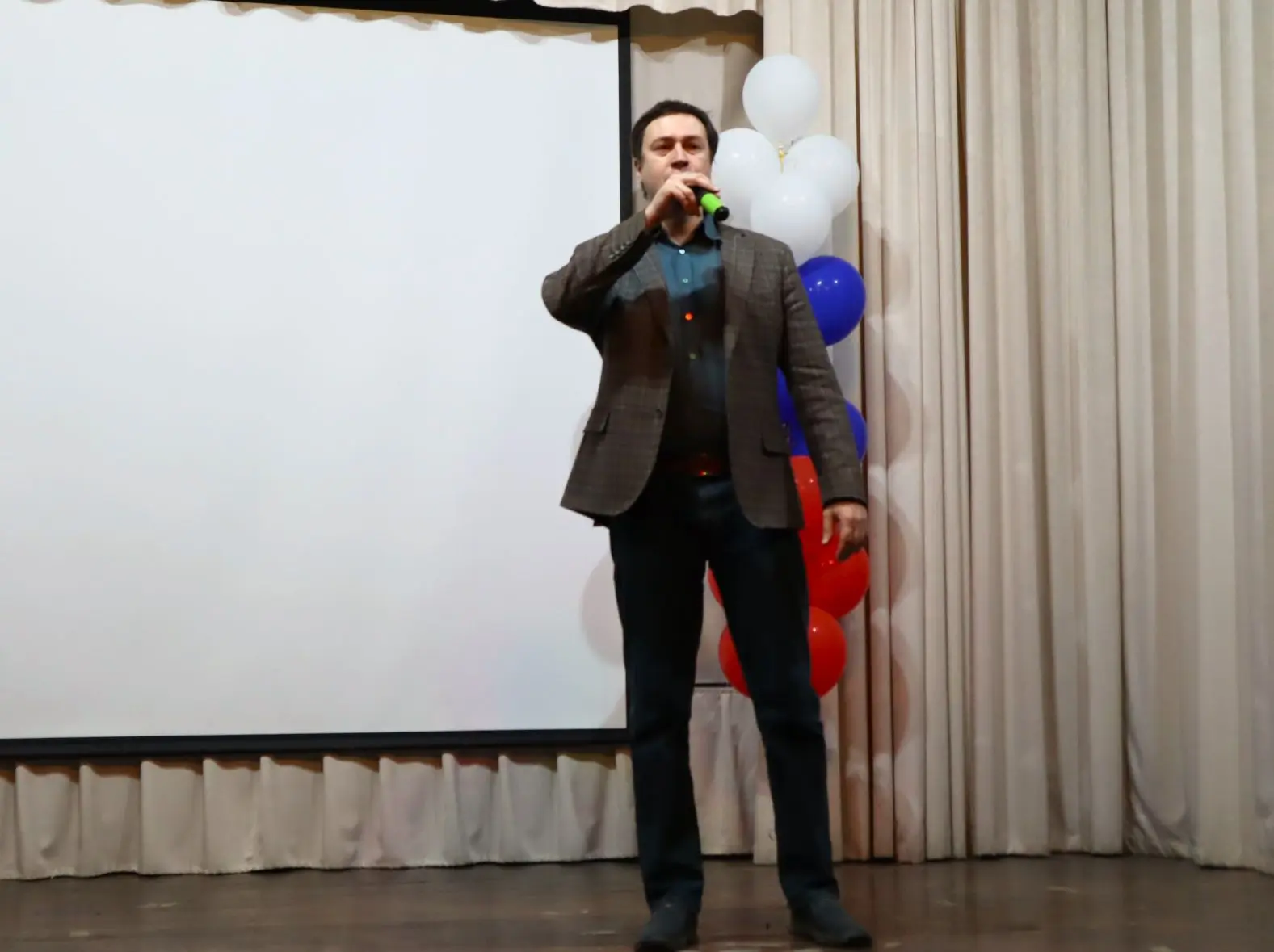 ПЕДАГОГИ В ГЛАВНОЙ РОЛИ 📍 В стенах лицея прошёл городской конкурс художественной самодеятельности ра