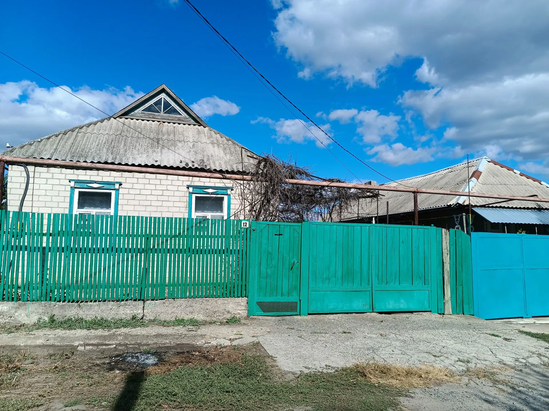 Продам газифицированный дом 68.4 квм. 1982 г, постройки, Шпальный обложен белым силикат...