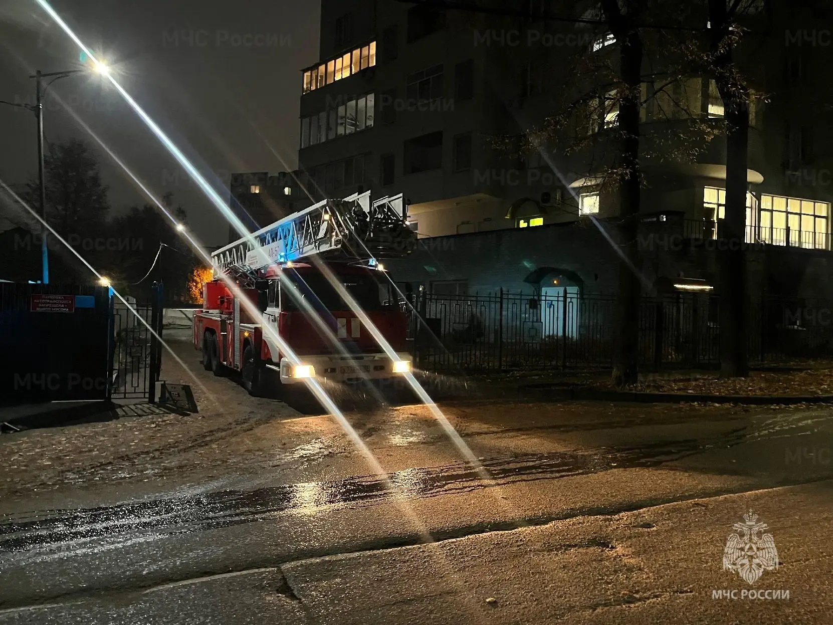 🔥В многоквартирном доме во Владимире на улице Семашко, 8 произошел пожар. Предваритель...
